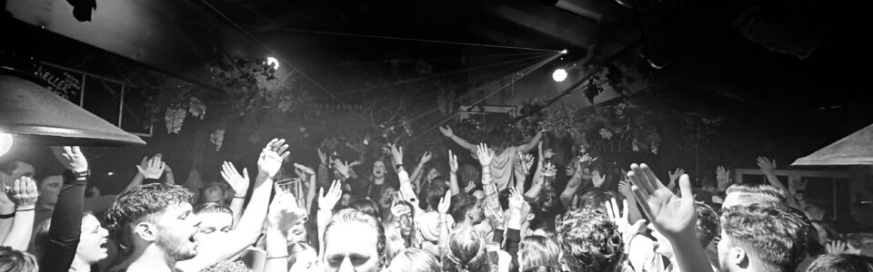 Freake Entertainment | DJ, Electro, Deep, Tech, House & Eventservice Österreich Freake Entertainment bietet professionelle DJ-Dienstleistungen, Eventtechnik, Live Acts, maßgeschneiderte Events sowie Open-Air- und Indoor-Partys in Österreich.